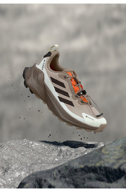 Adidas Terrex для городского туризма: обзор легких моделей